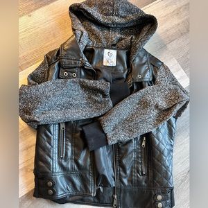 super cute dark grey and leather grunge jacket, says xl but fits like a medium